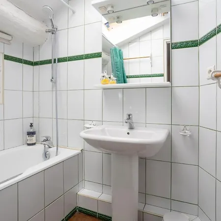 Petit Paradis Nemausus נים